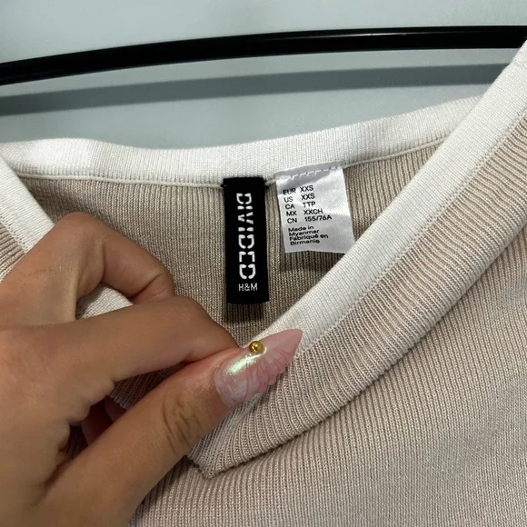 off shoulder top - Picture 3 of 4